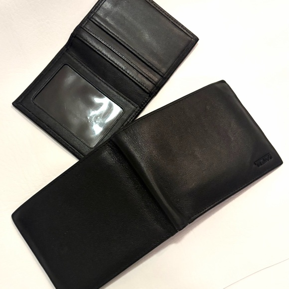 TUMI Men’s Delta RFID Global Removable Passcase ID Wallet Leather Black - Picture 11 of 16